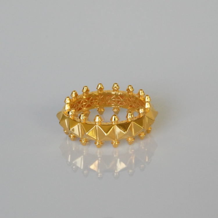 The Vanta Crown Ring