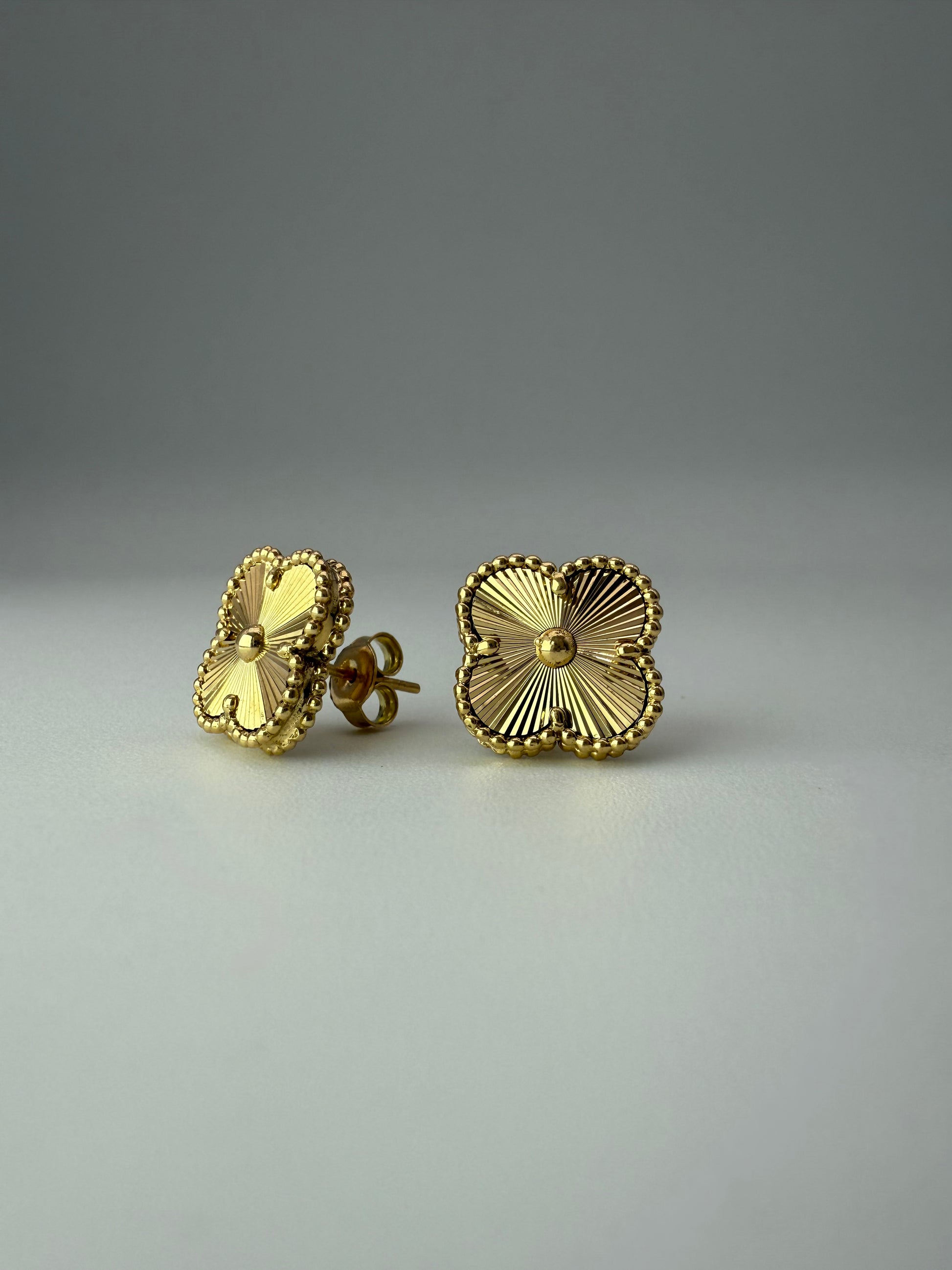 The Étoile Studs