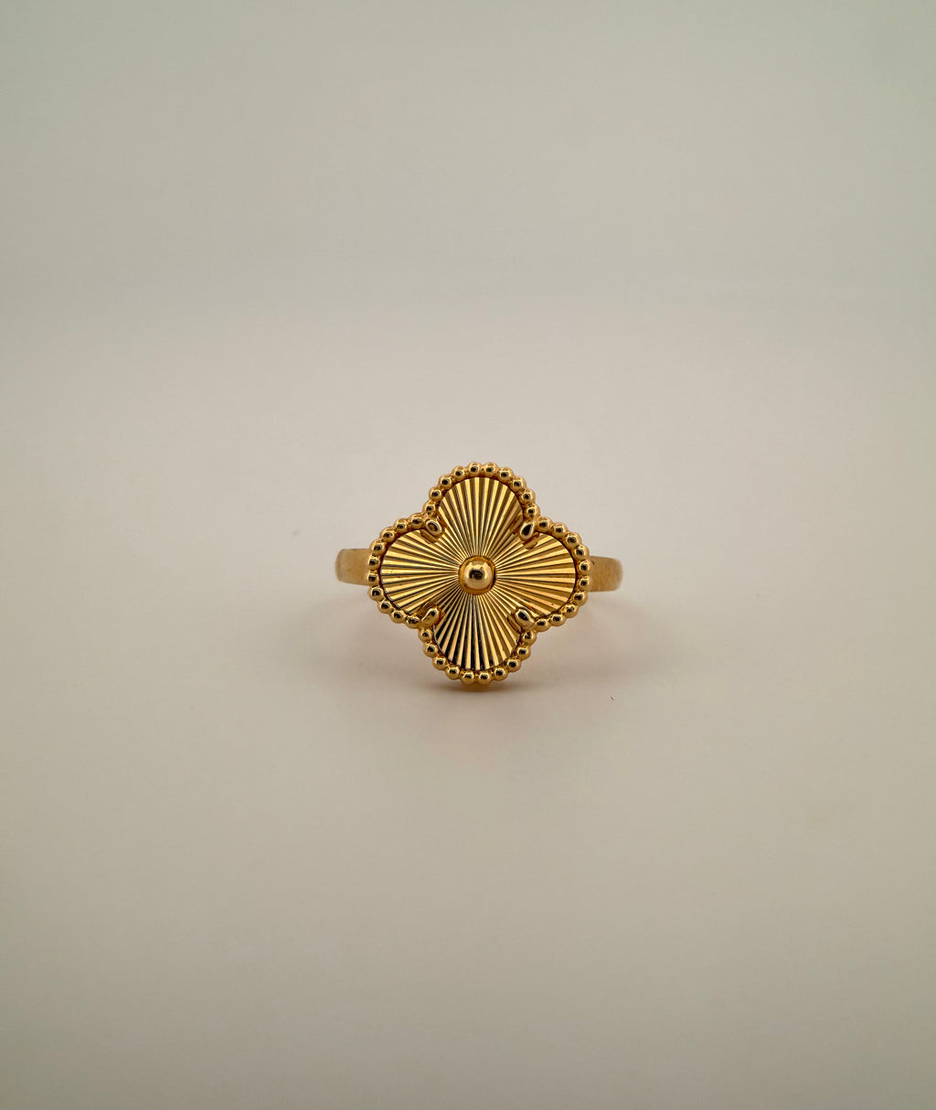 The Amélie Clover Ring