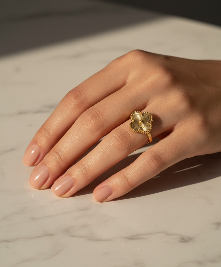 The Amélie Clover Ring