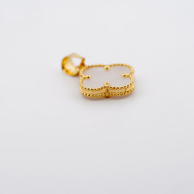 The Clover Pendant