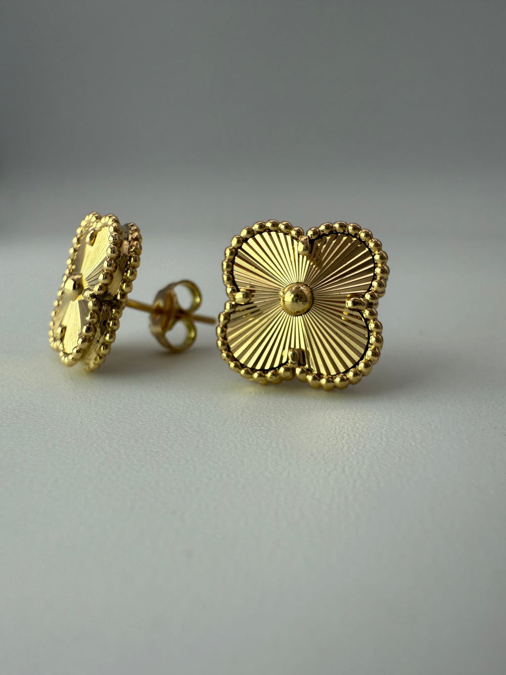 The Étoile Studs