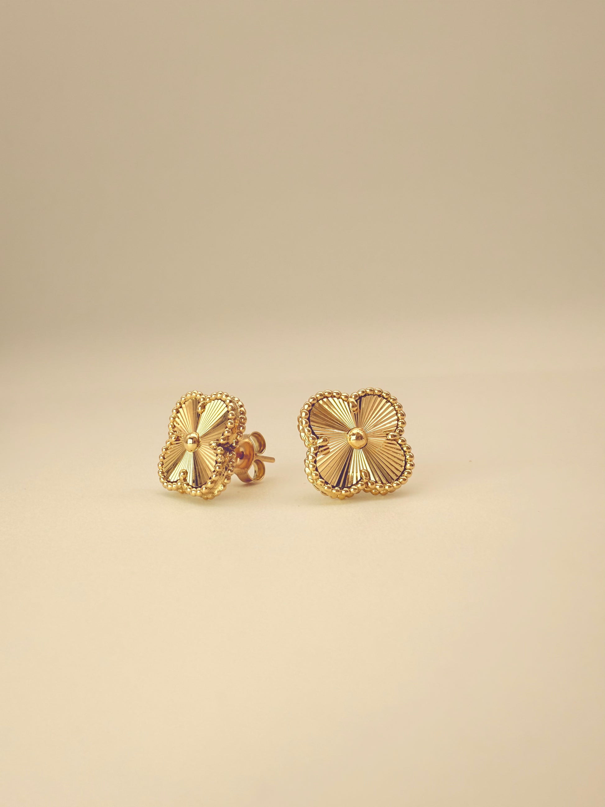 The Étoile Studs