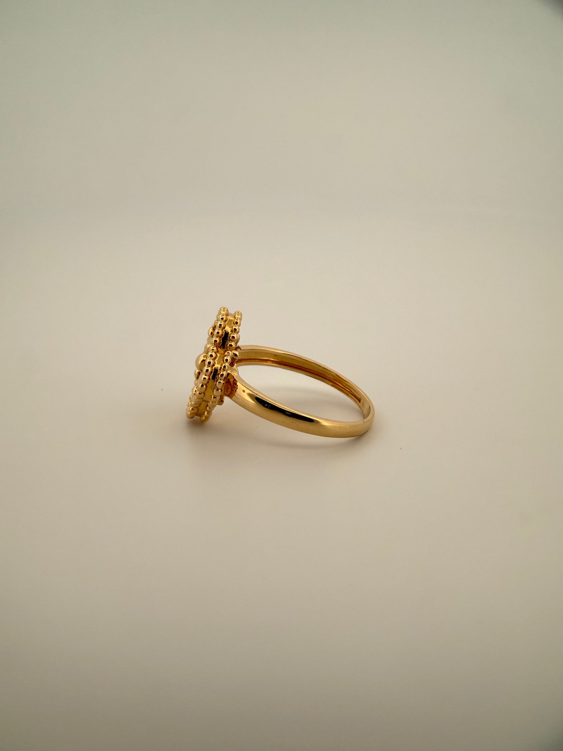 The Amélie Clover Ring