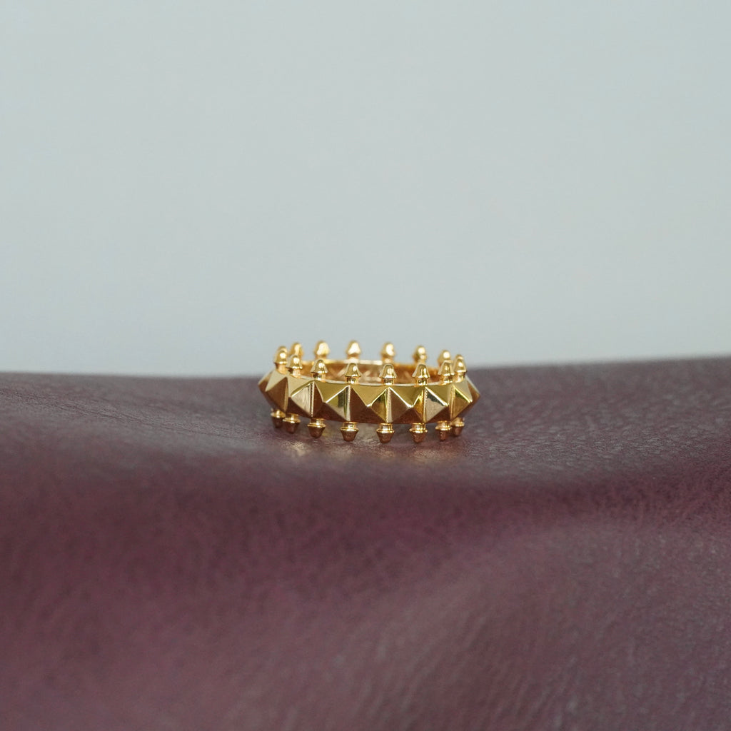 The Vanta Crown Ring