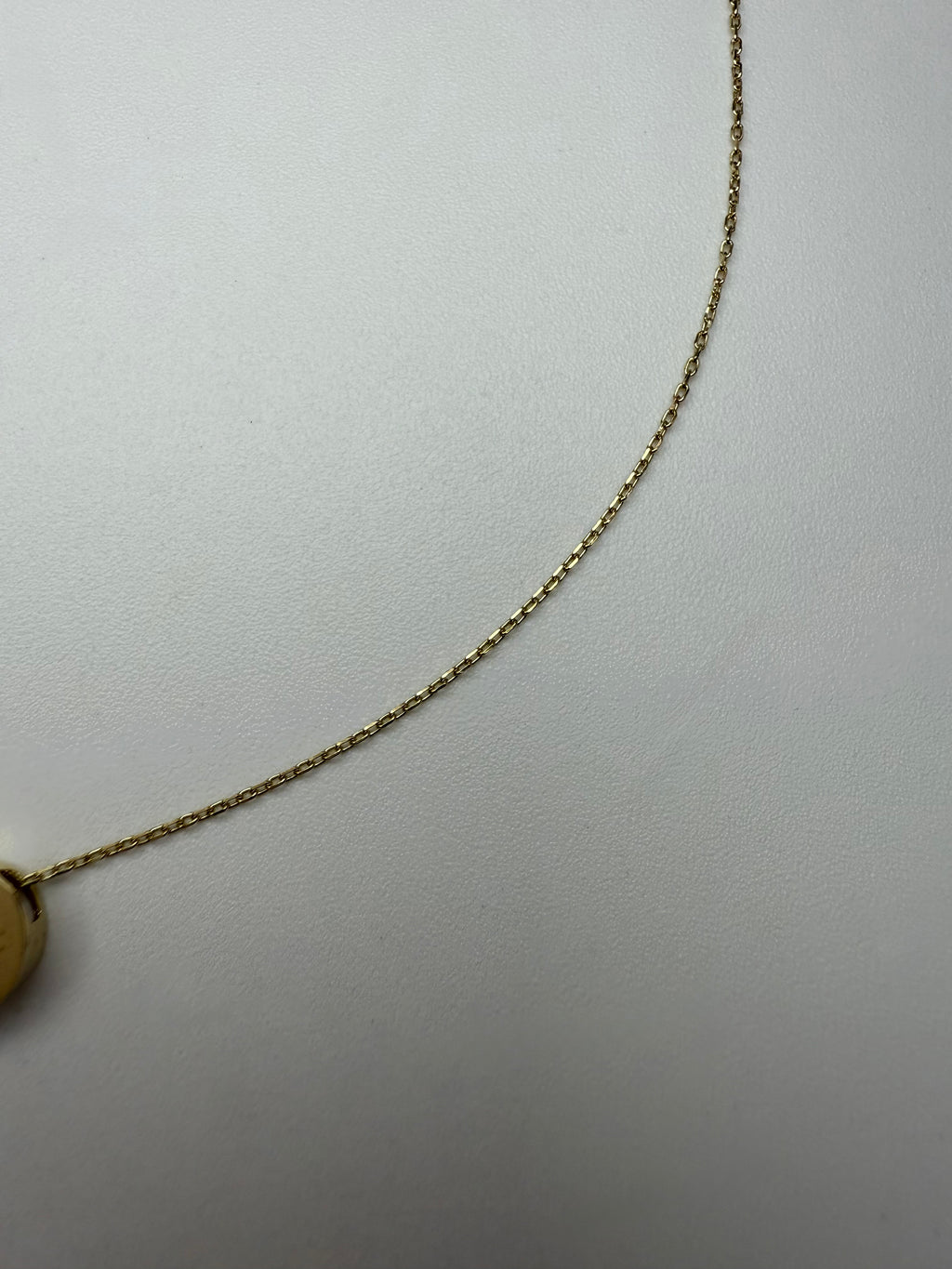 The Initiale Pendant