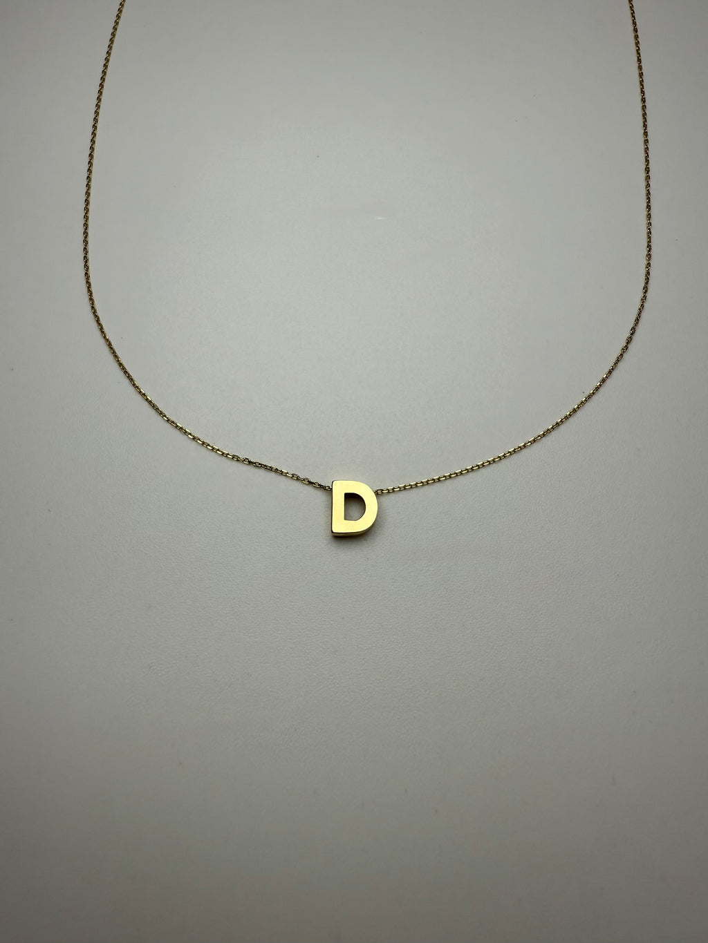 The Initiale Pendant