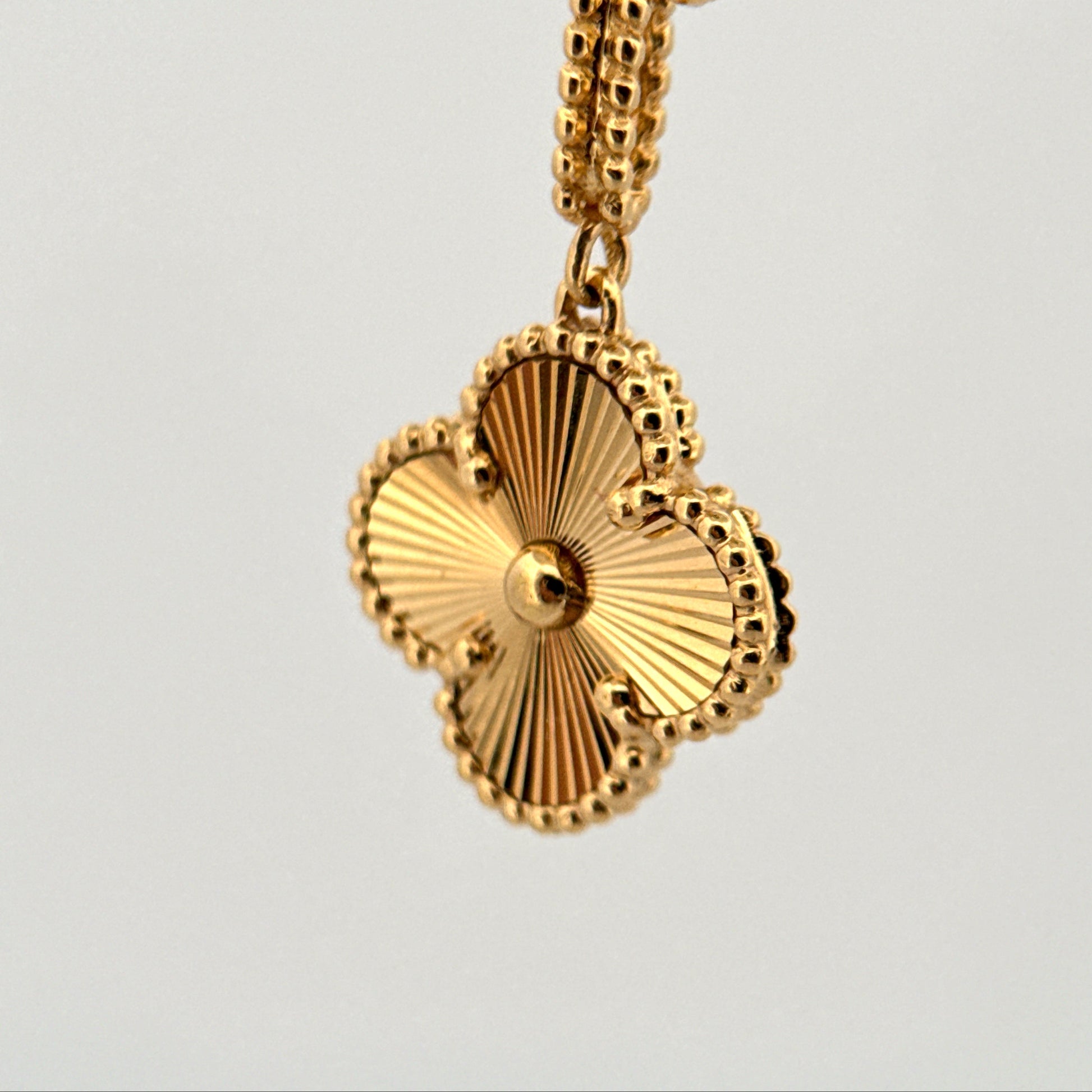 The Aurea Soleil Clover