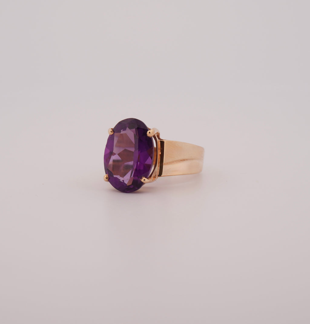 The Solenne Amethyst Ring