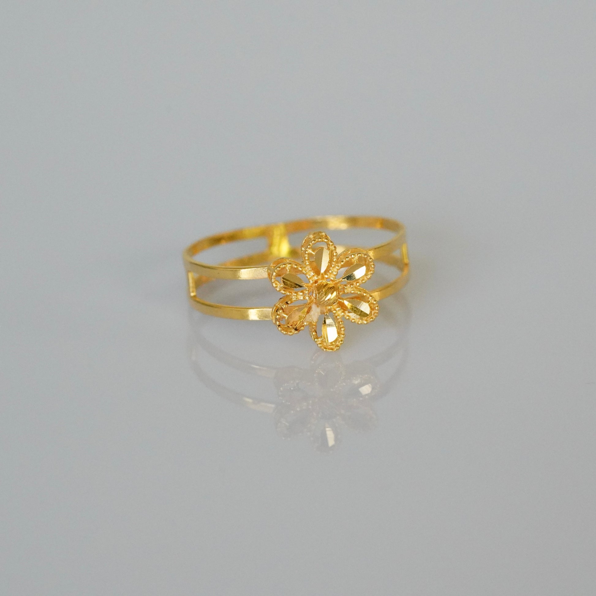 The Fleur Clover Ring
