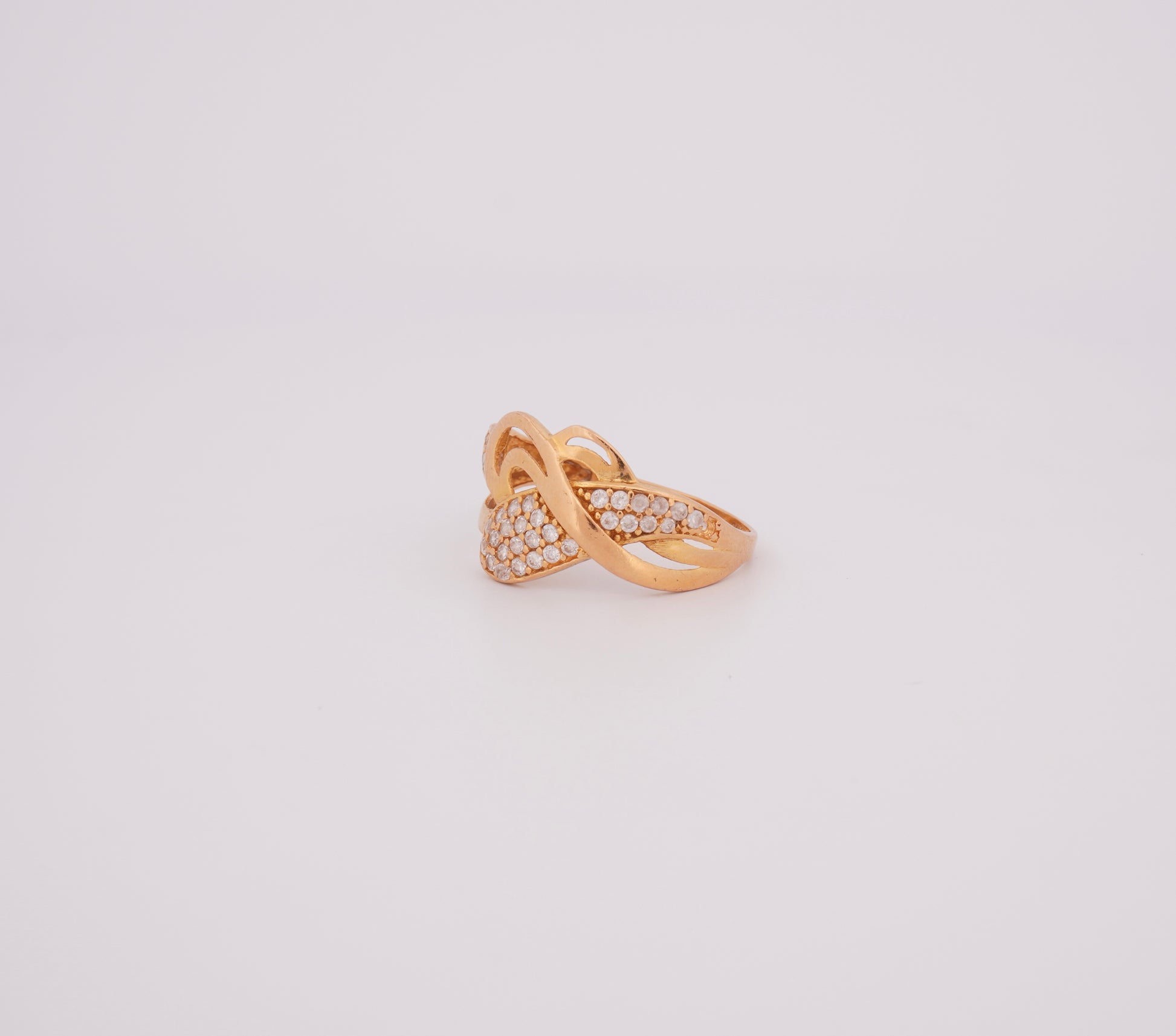 The Aurelia Intertwine Ring