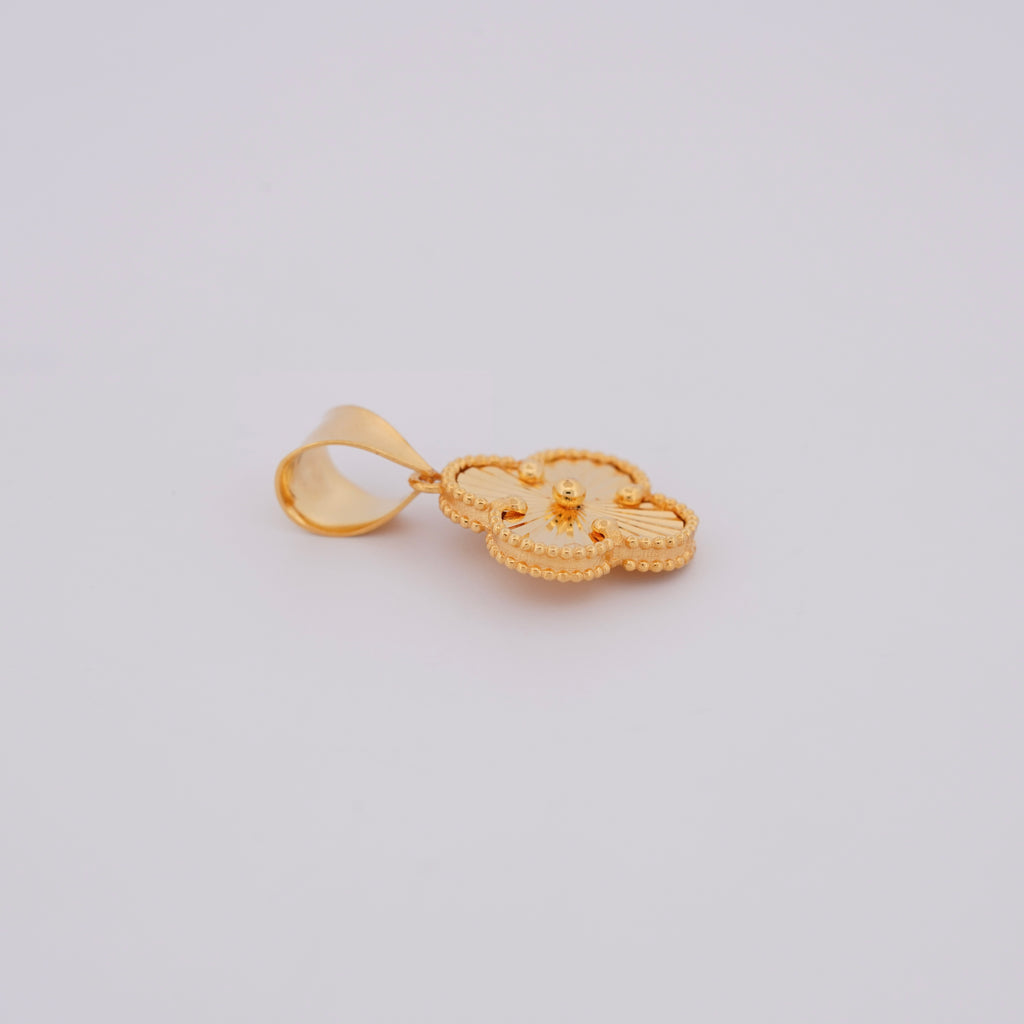 The Aurelle Pendant