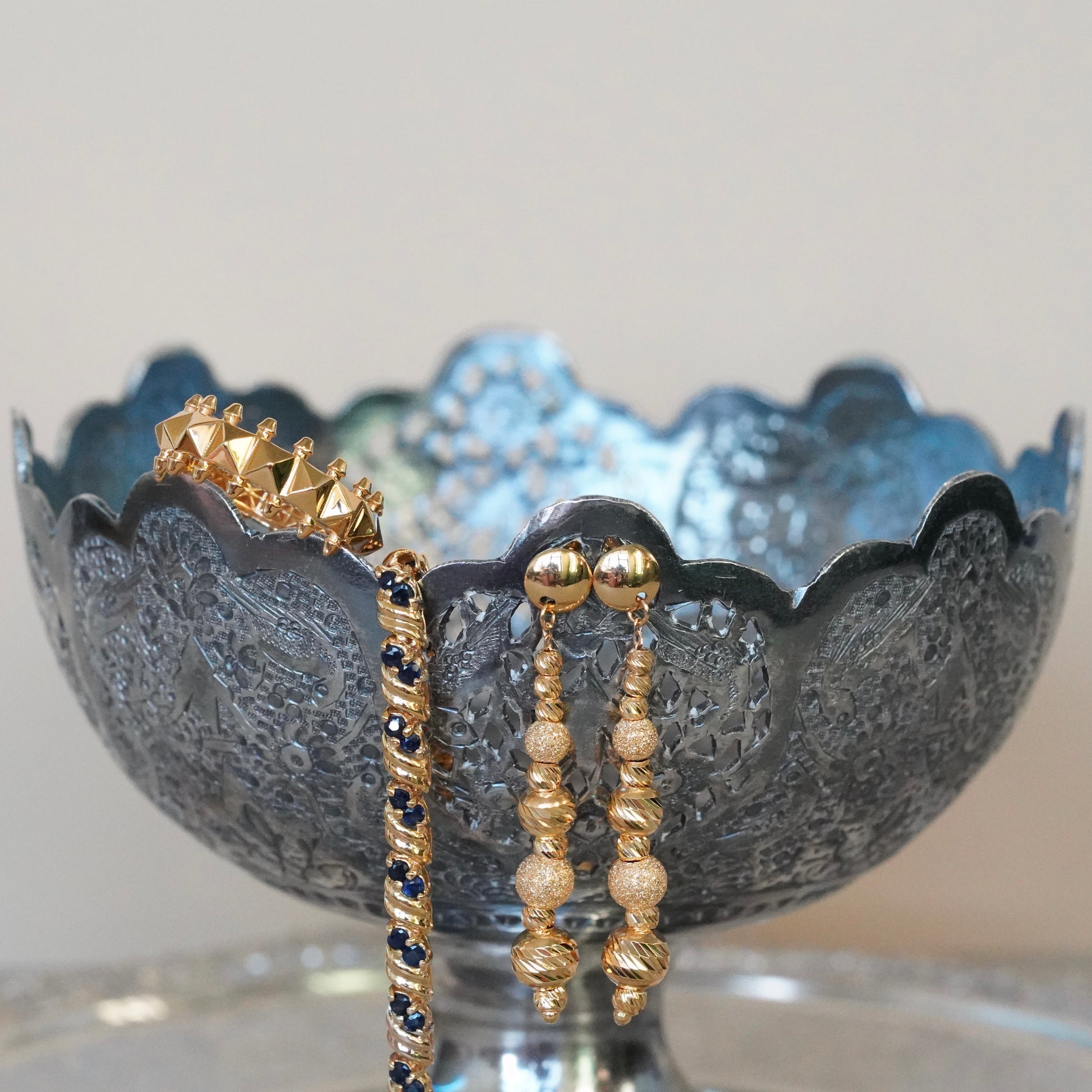 The Vanta Crown Ring