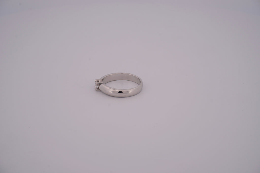 The Argent Poise Pinky Ring