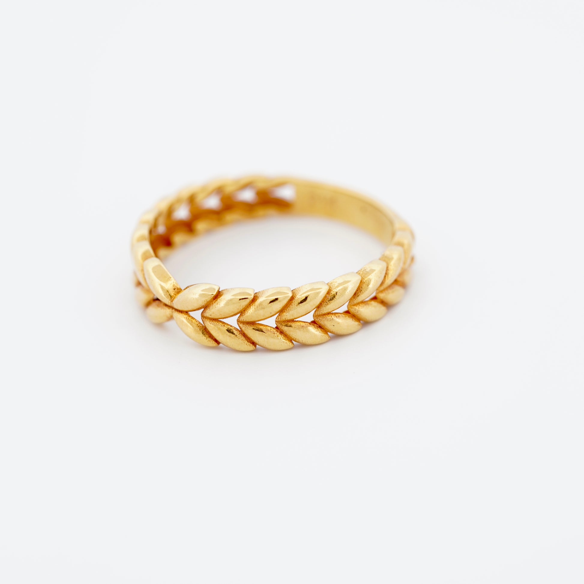The Laurel Ring