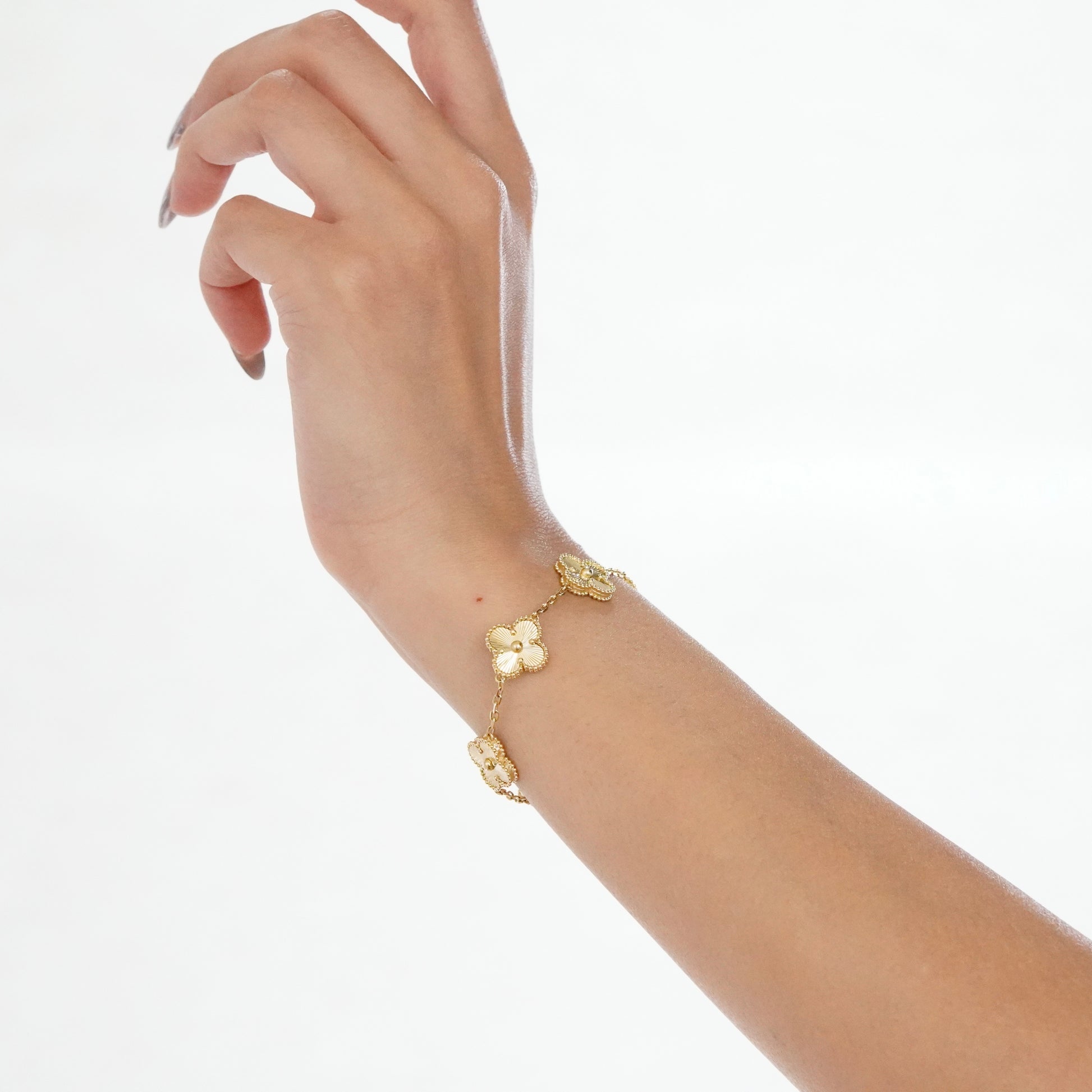 The Clover Bracelet