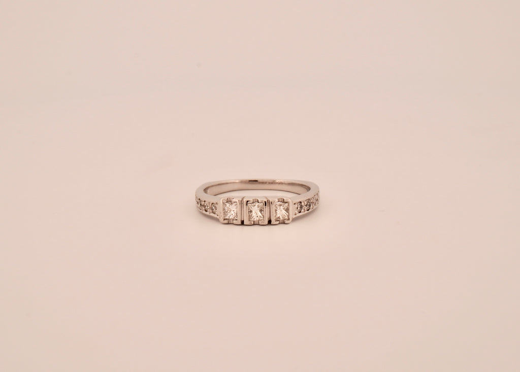 The Luminette Trio Ring