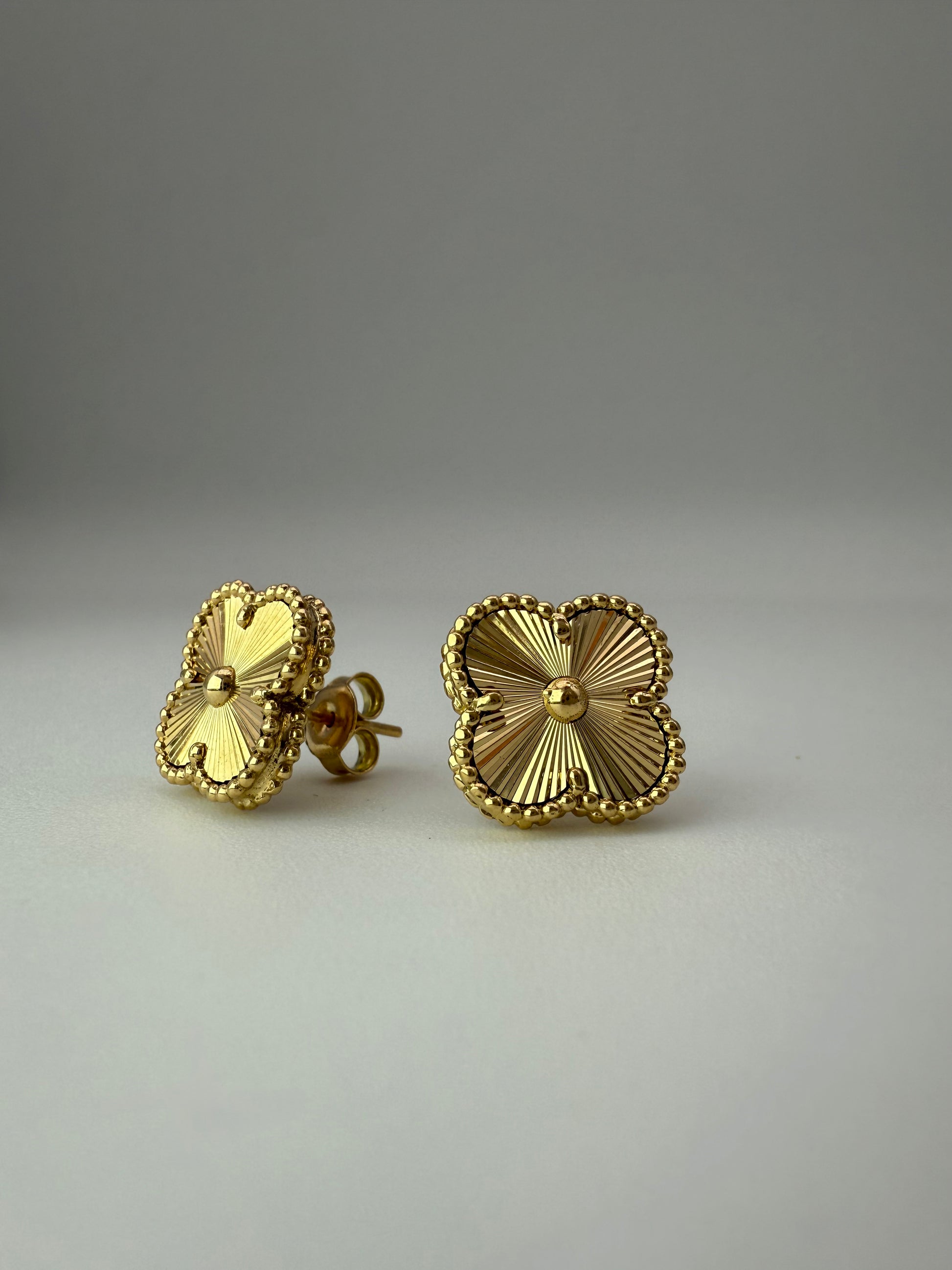 The Étoile Studs