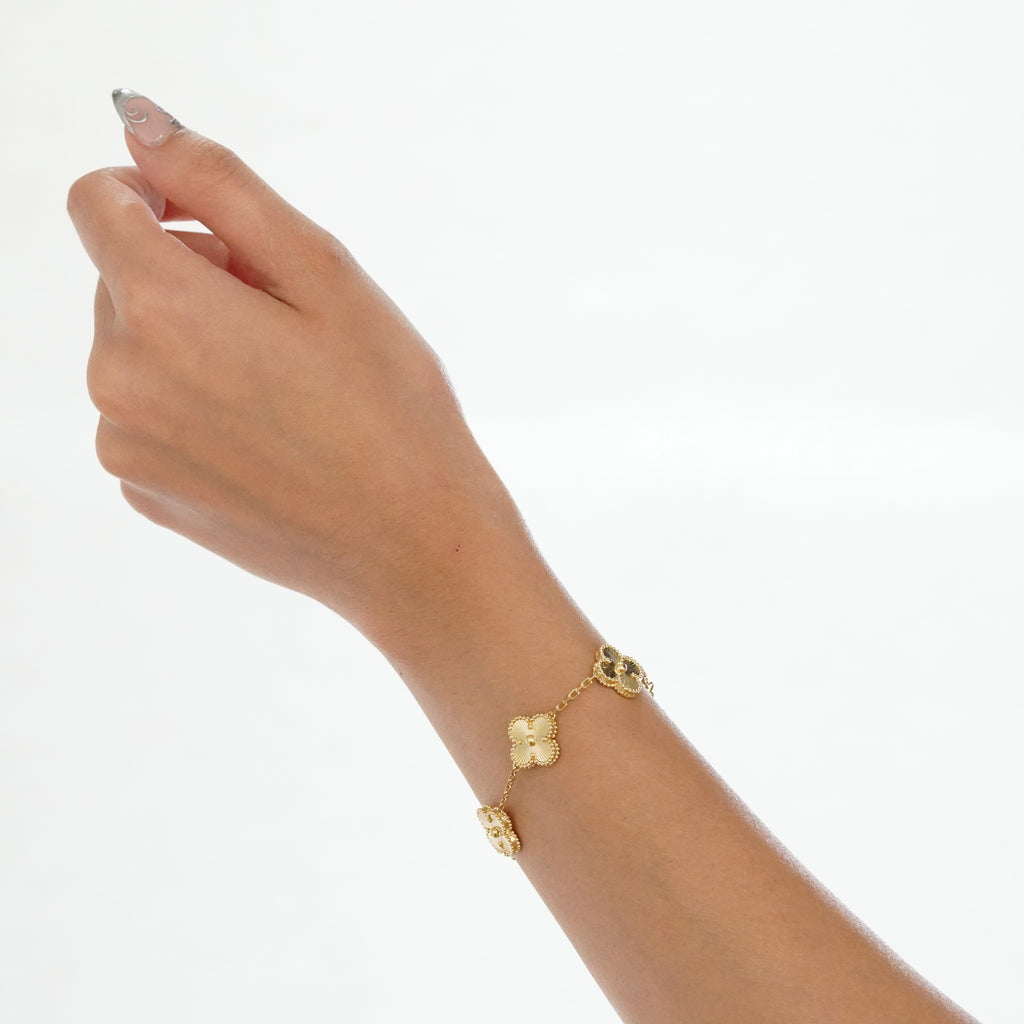 The Clover Bracelet