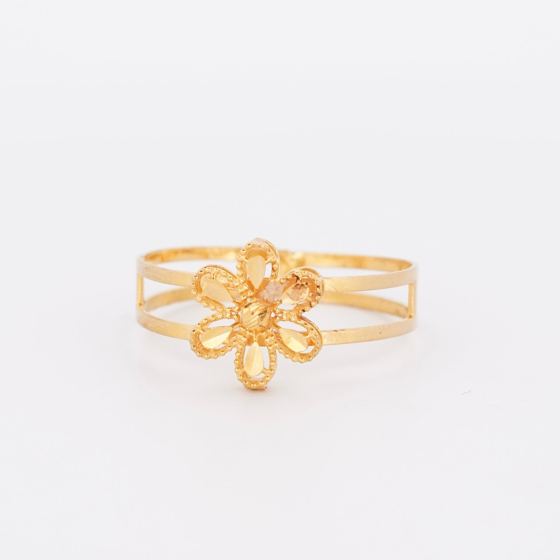 The Fleur Clover Ring