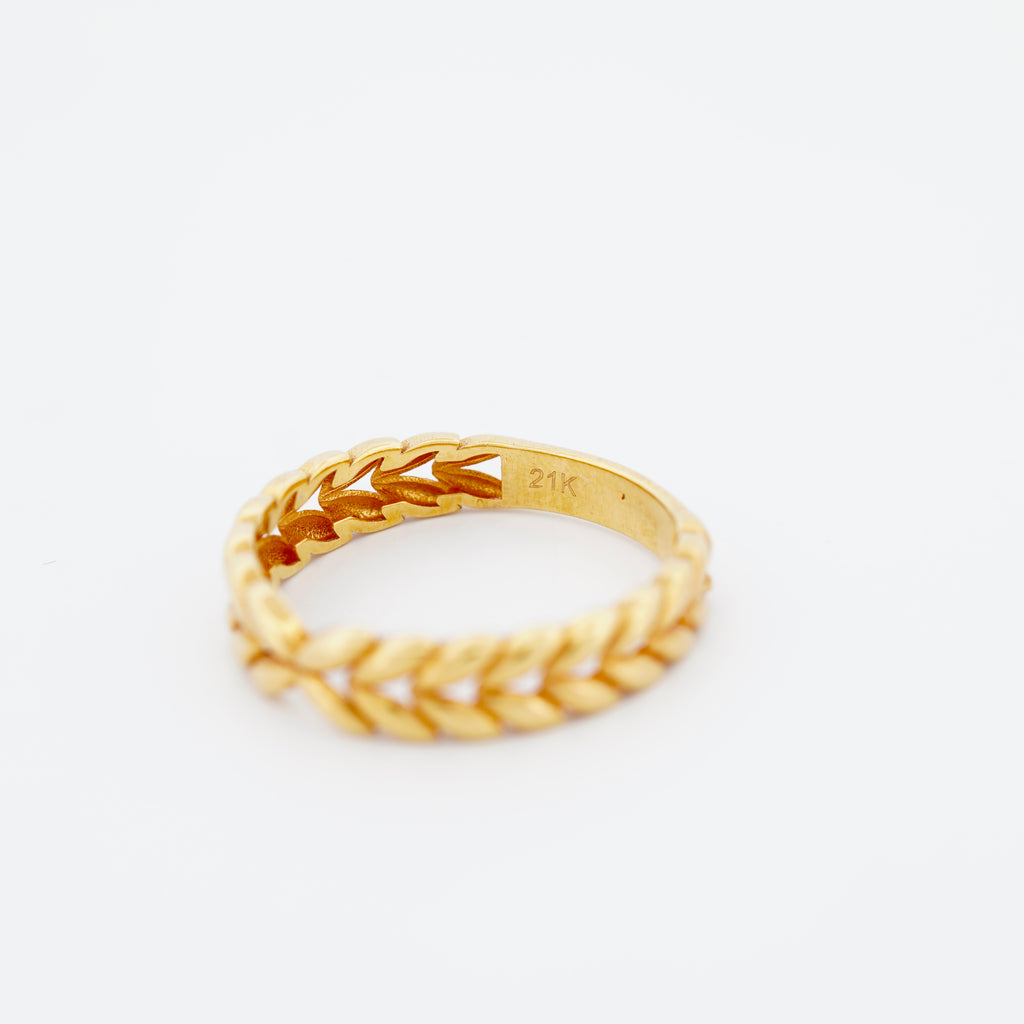 The Laurel Ring