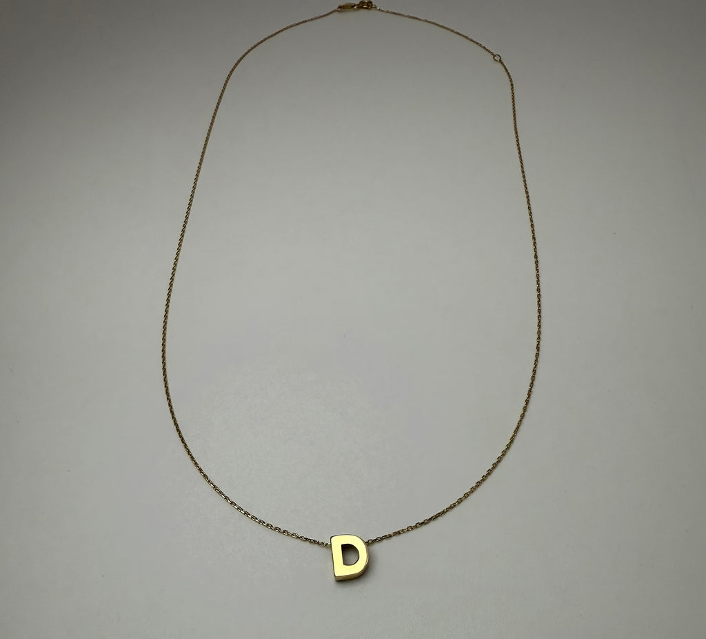 The Initiale Pendant