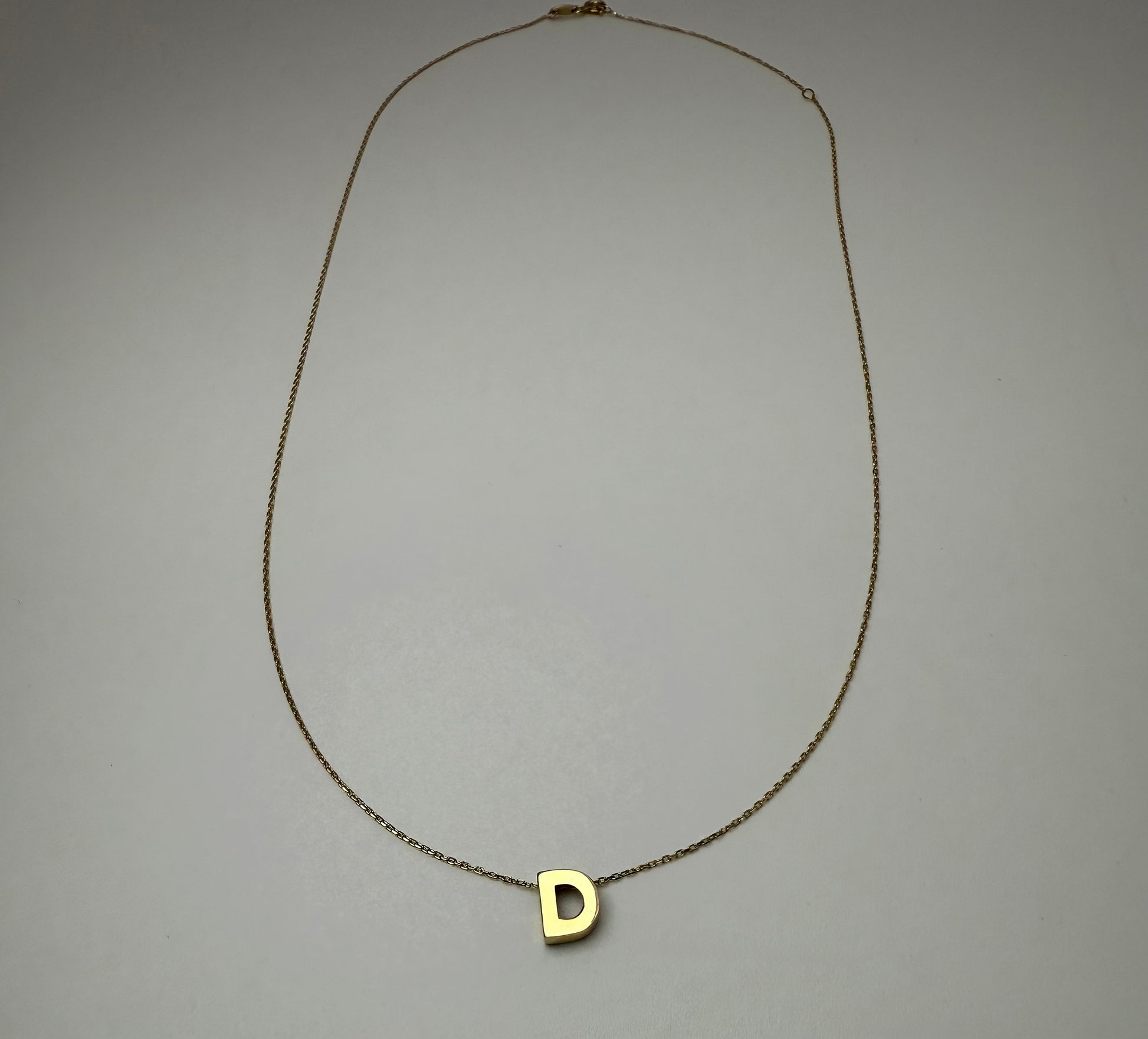 The Initiale Pendant