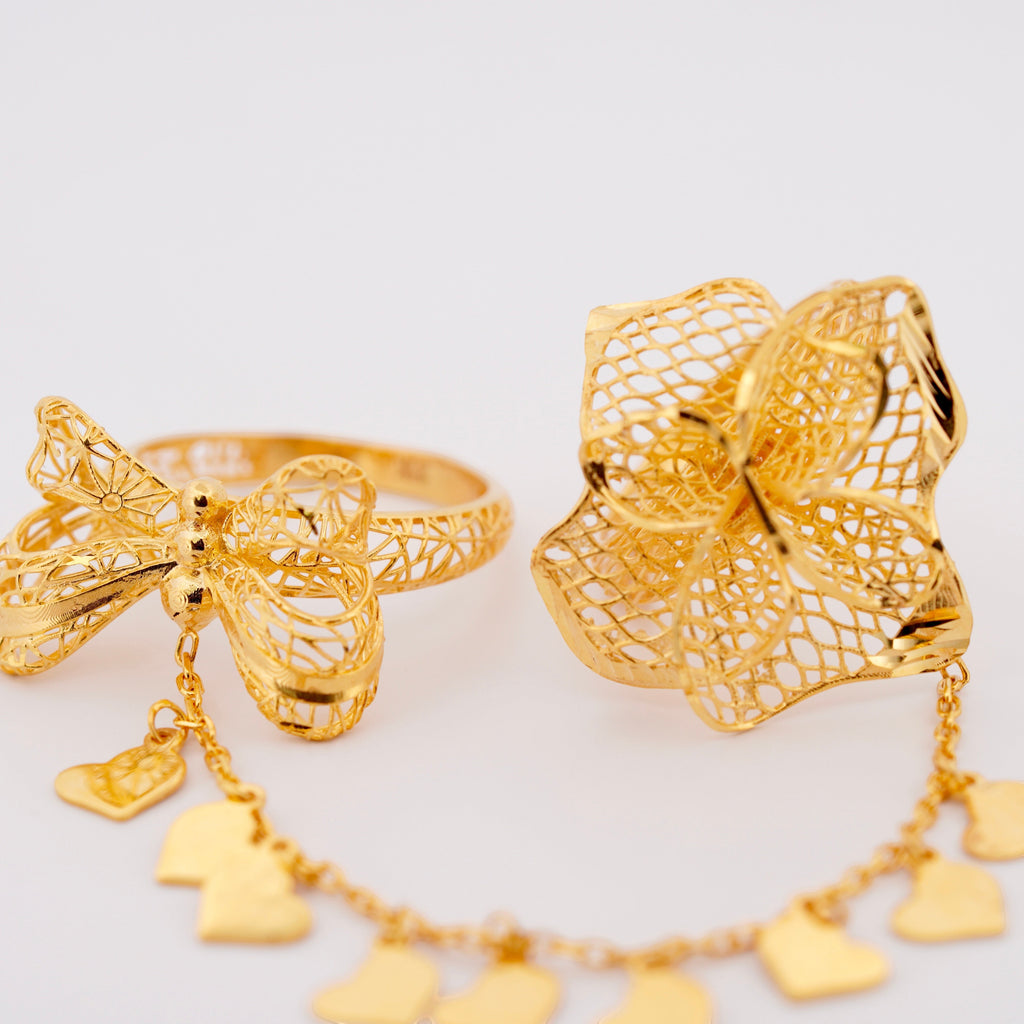 The Hand Chain Ring