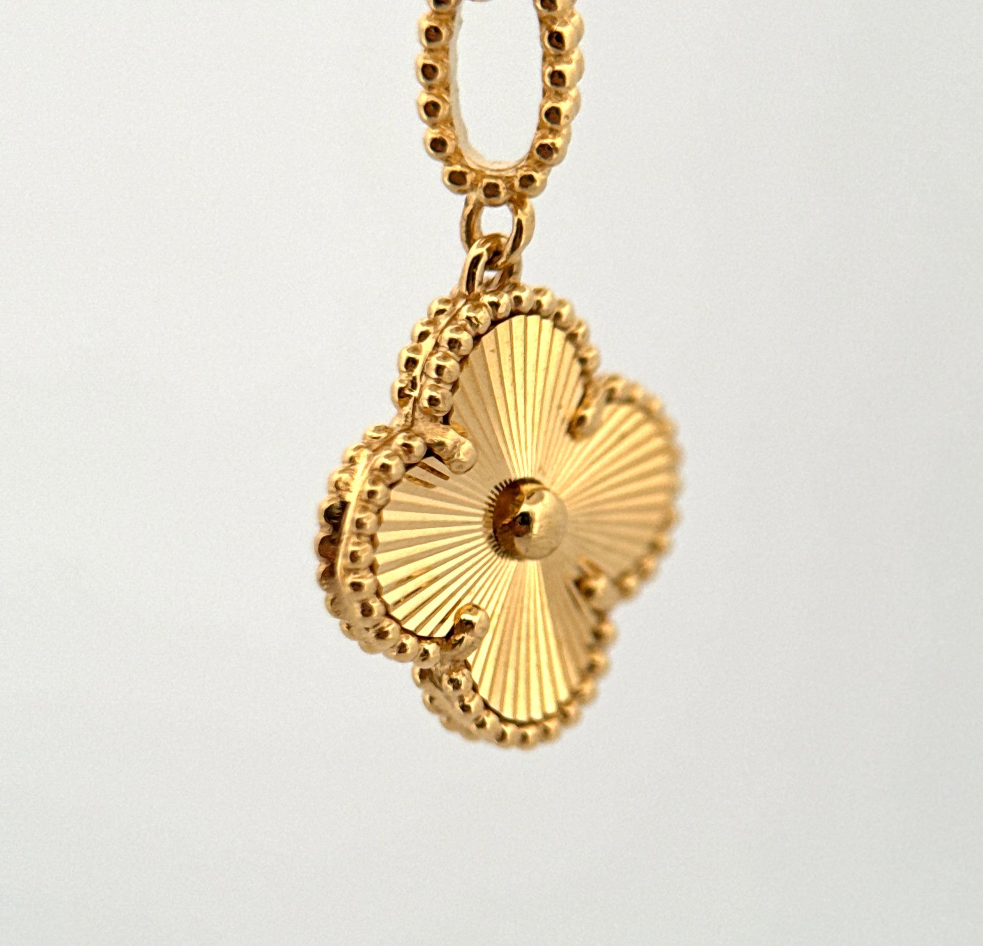 The Aurea Soleil Clover