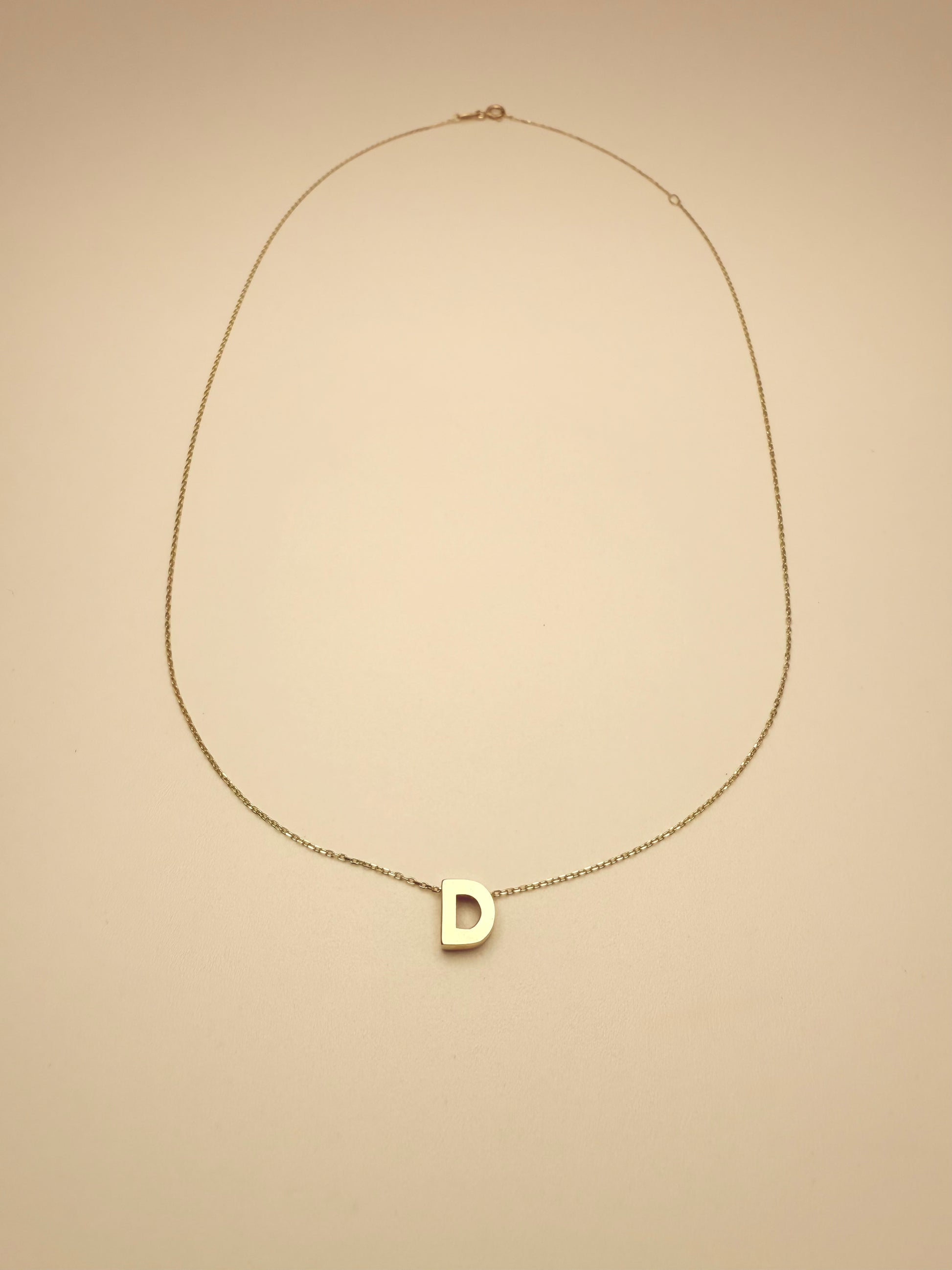The Initiale Pendant