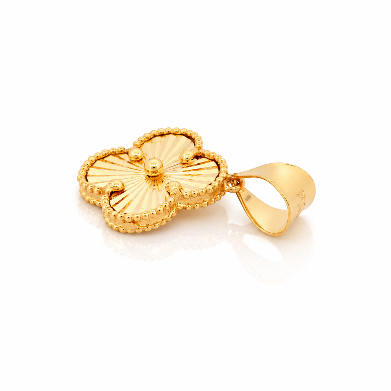 The Aurelle Pendant
