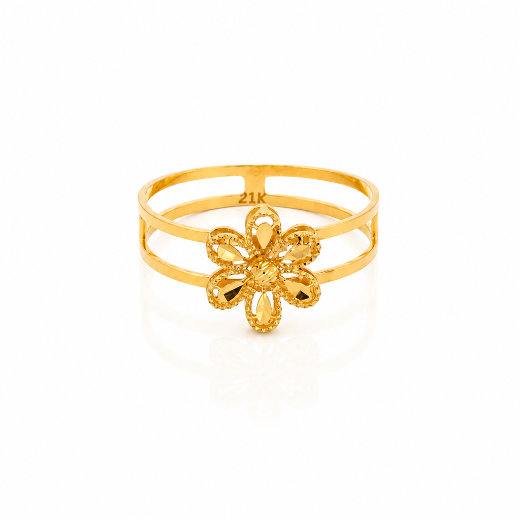 The Fleur Clover Ring