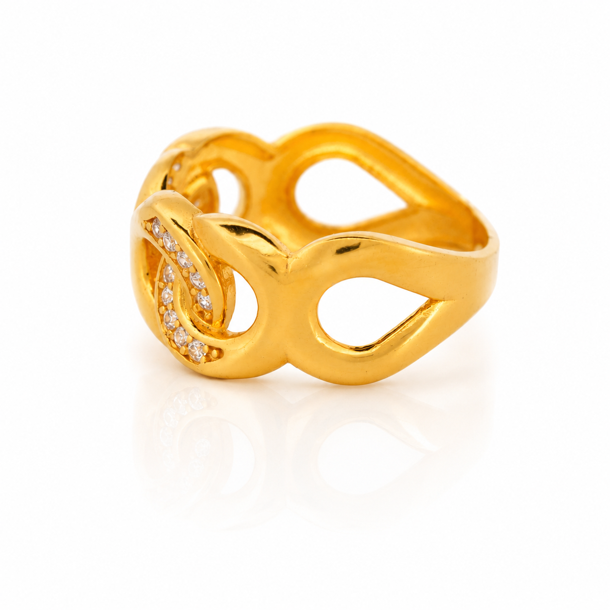 The Aurelia Loop Ring
