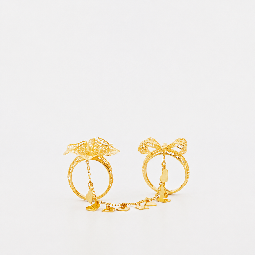 The Hand Chain Ring