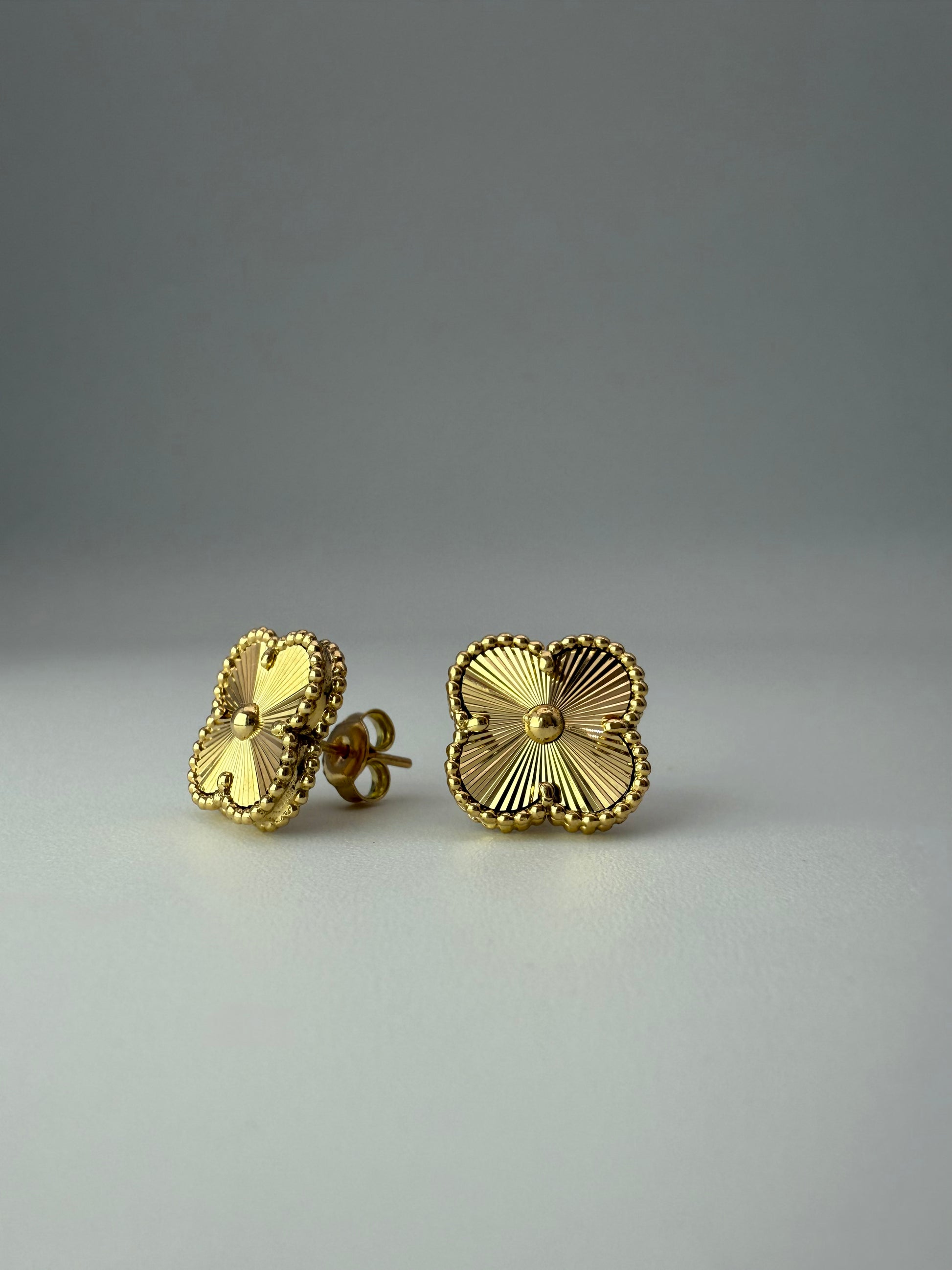The Étoile Studs