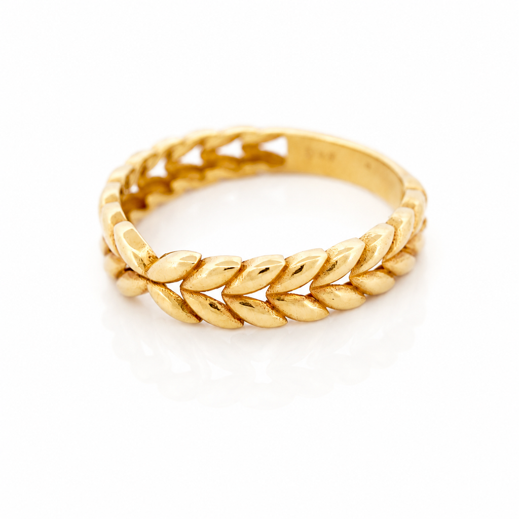 The Laurel Ring