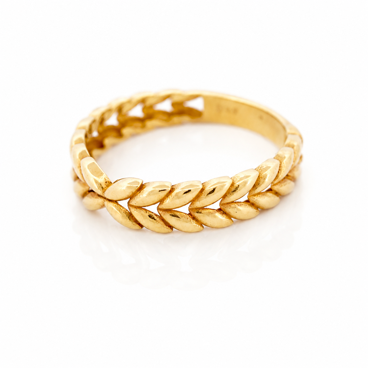 The Laurel Ring