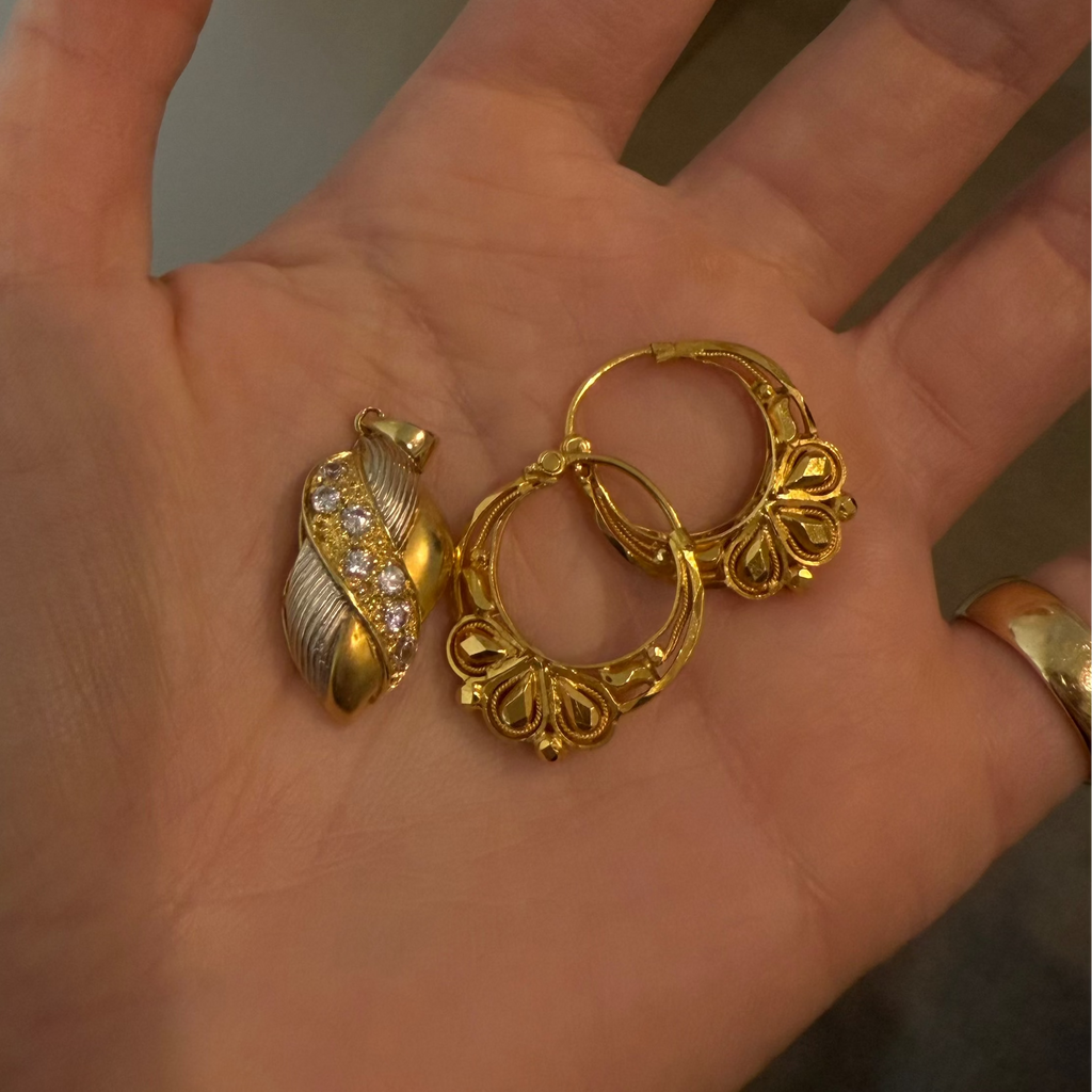 The Aureline Shell Pendant