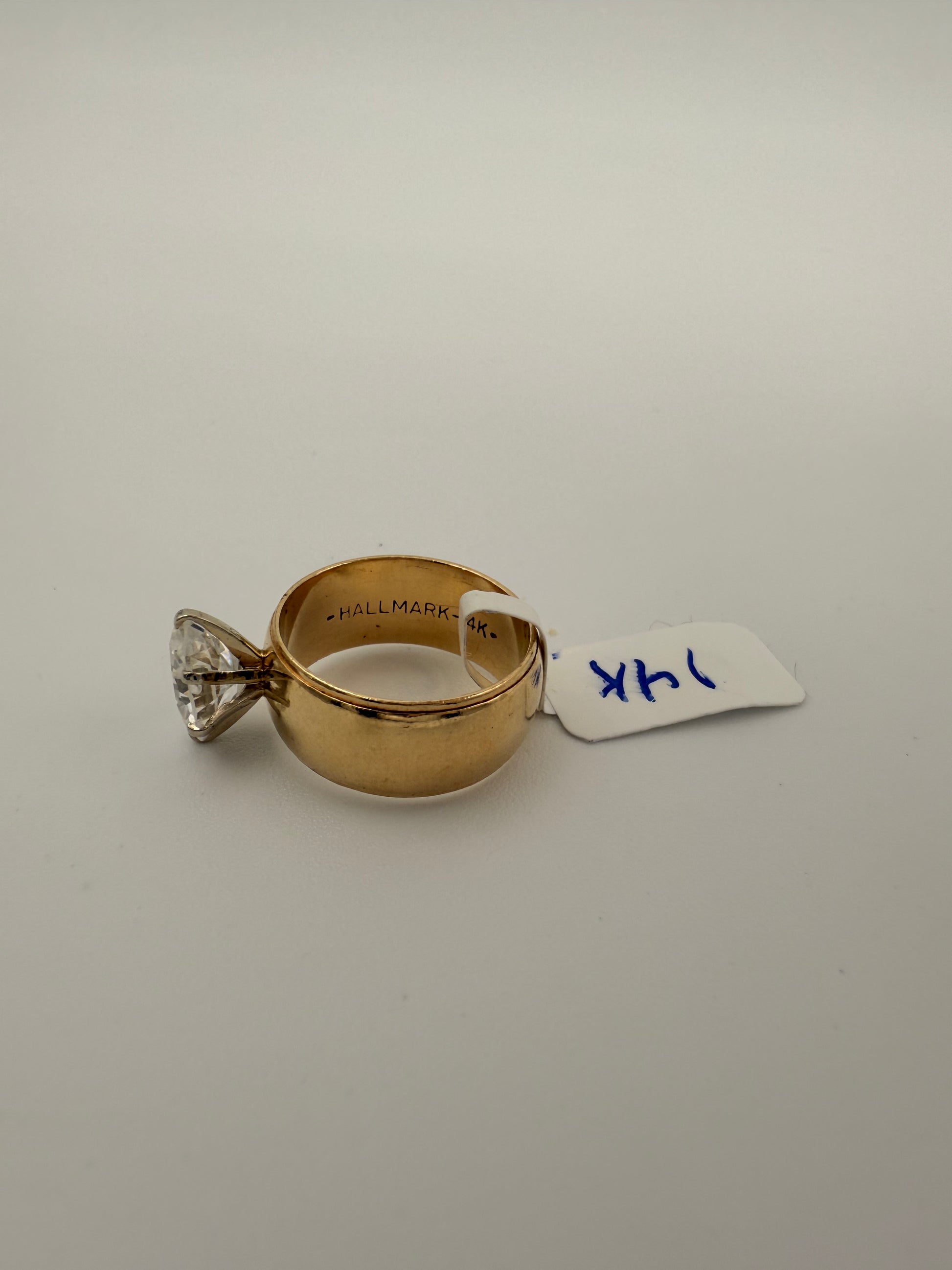 The Liora Ring