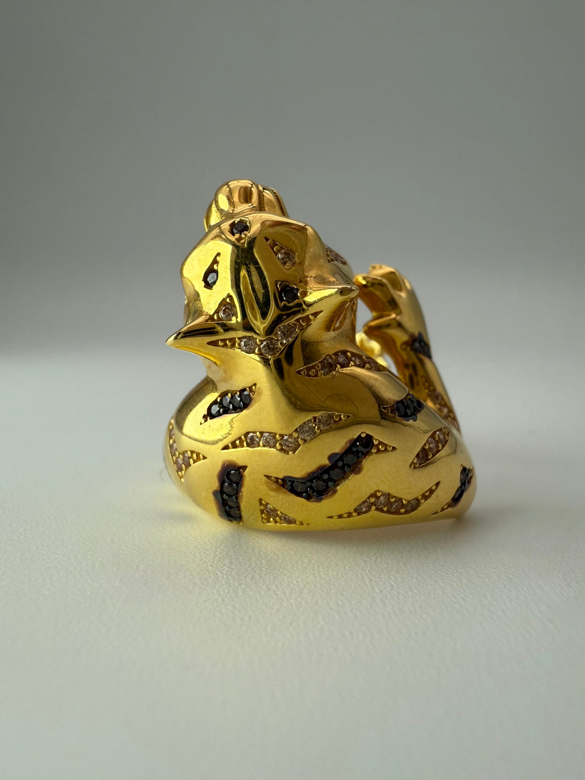 The Émeraude Panther Ring