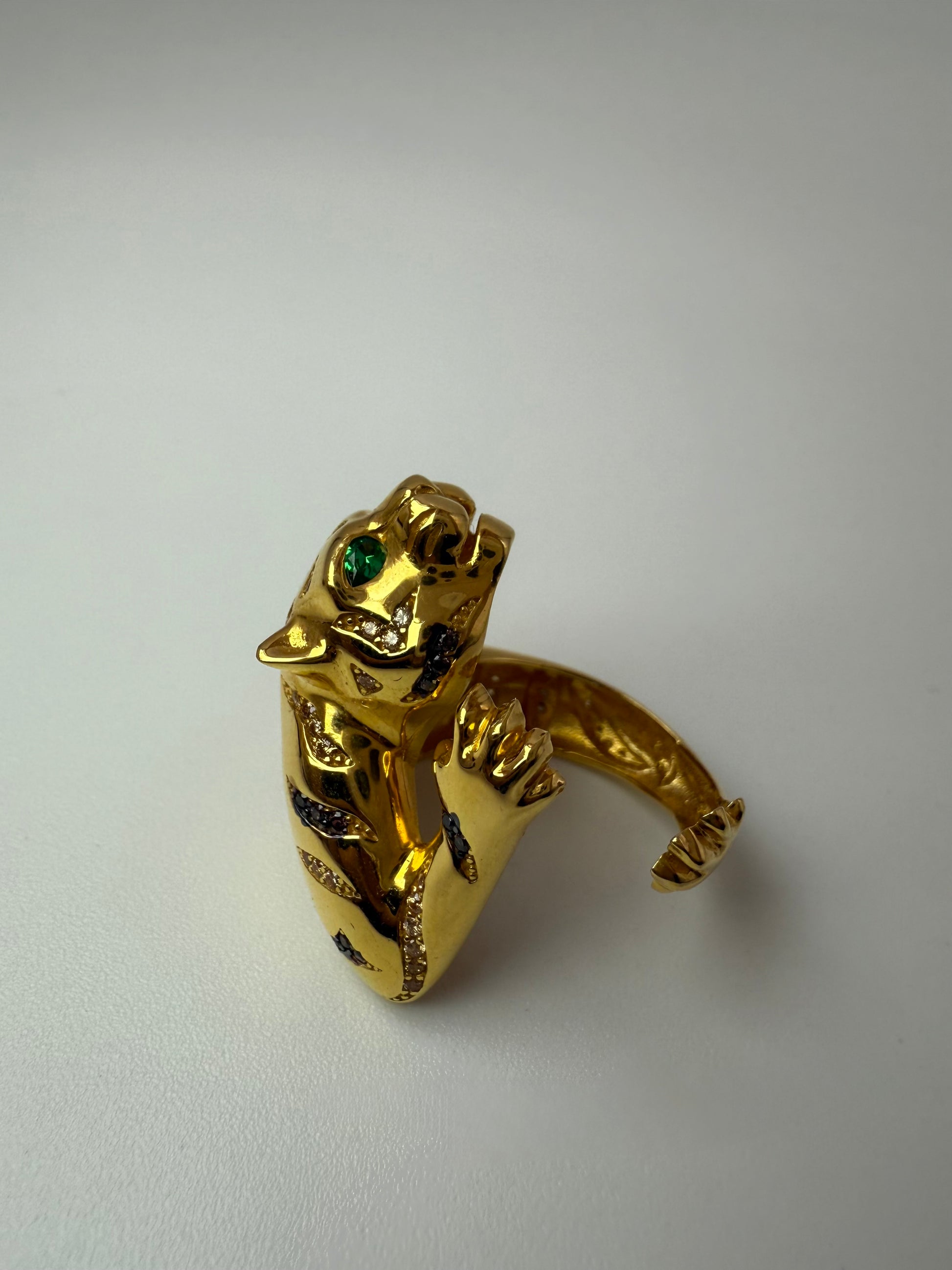 The Émeraude Panther Ring
