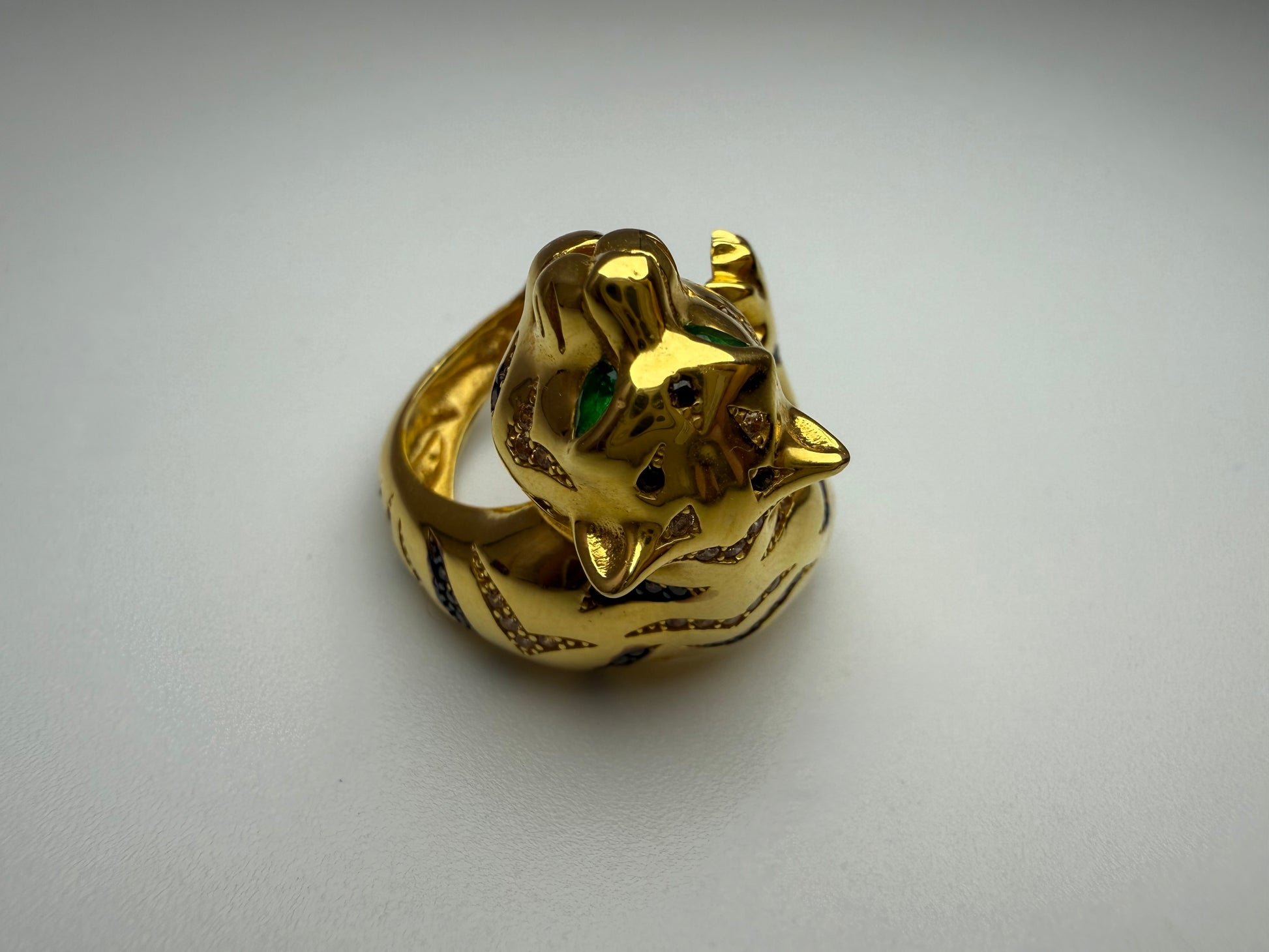 The Émeraude Panther Ring