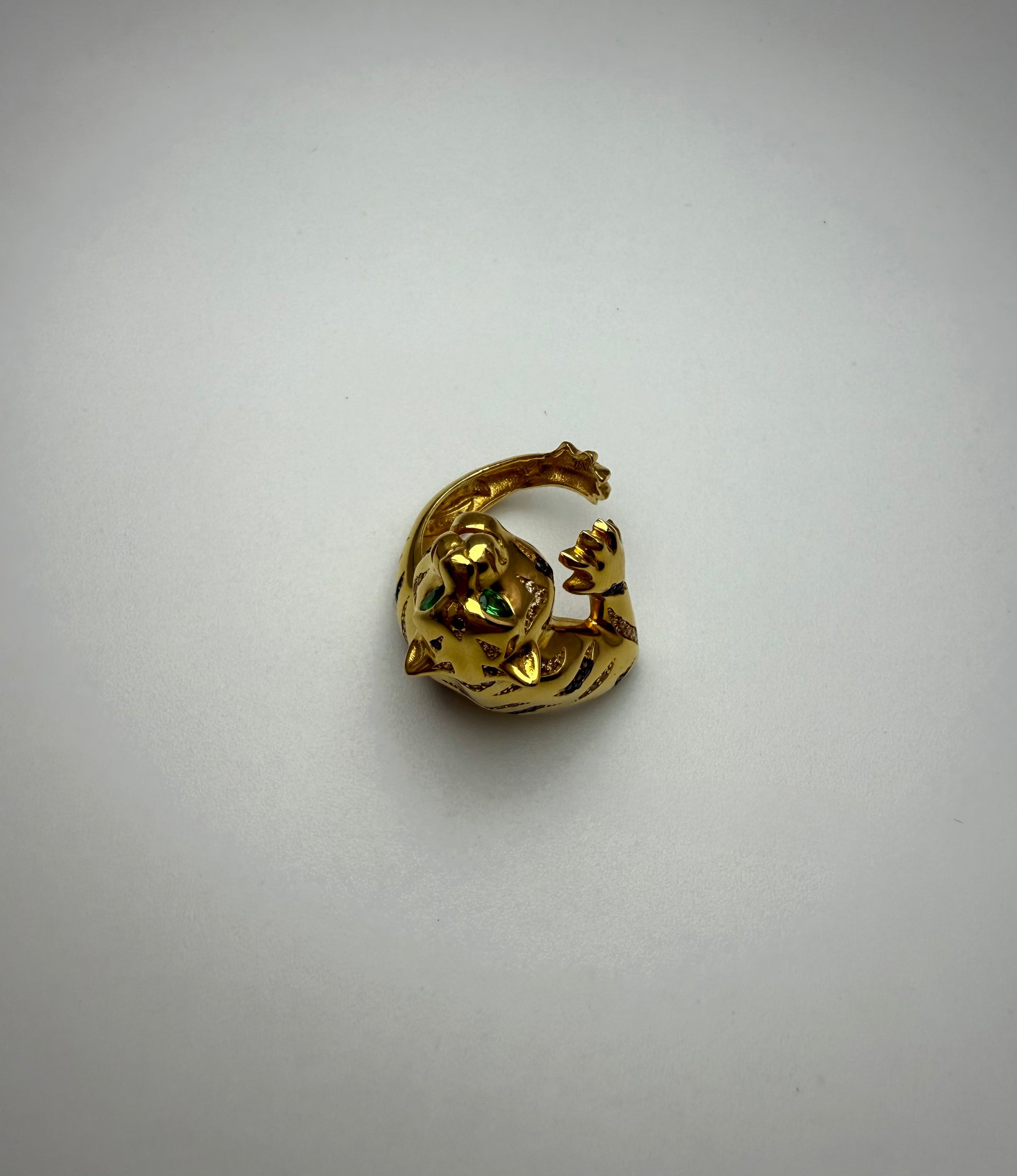 The Émeraude Panther Ring