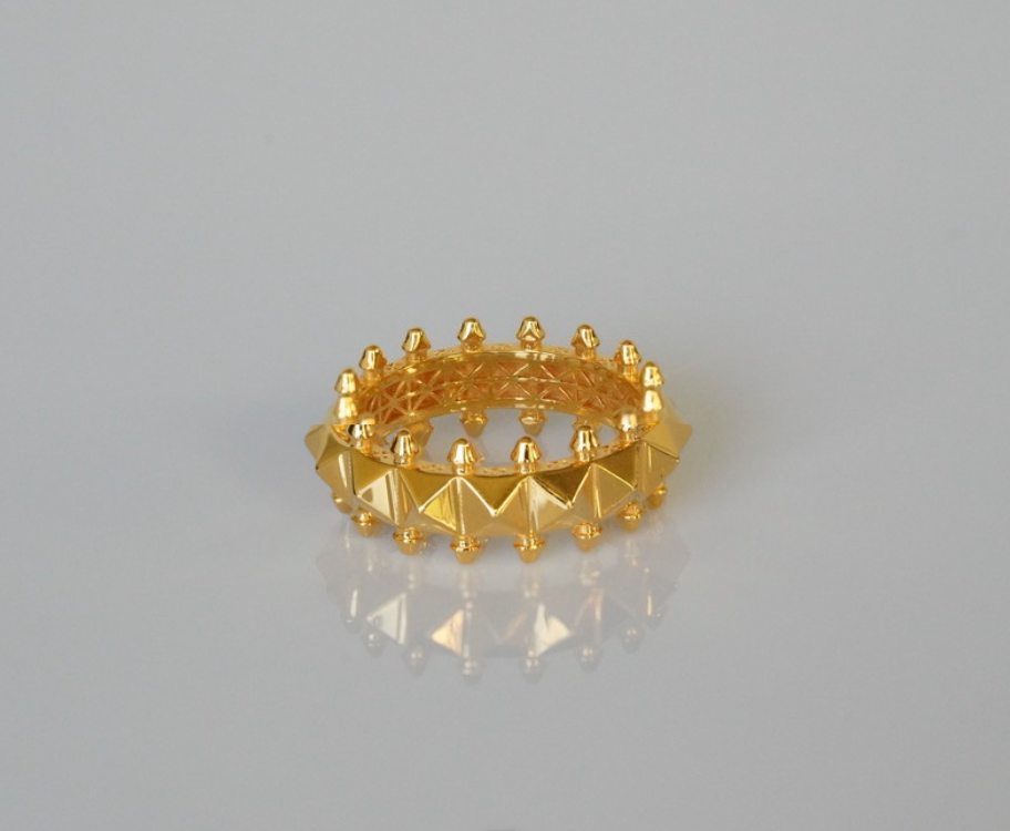 The Vanta Crown Ring