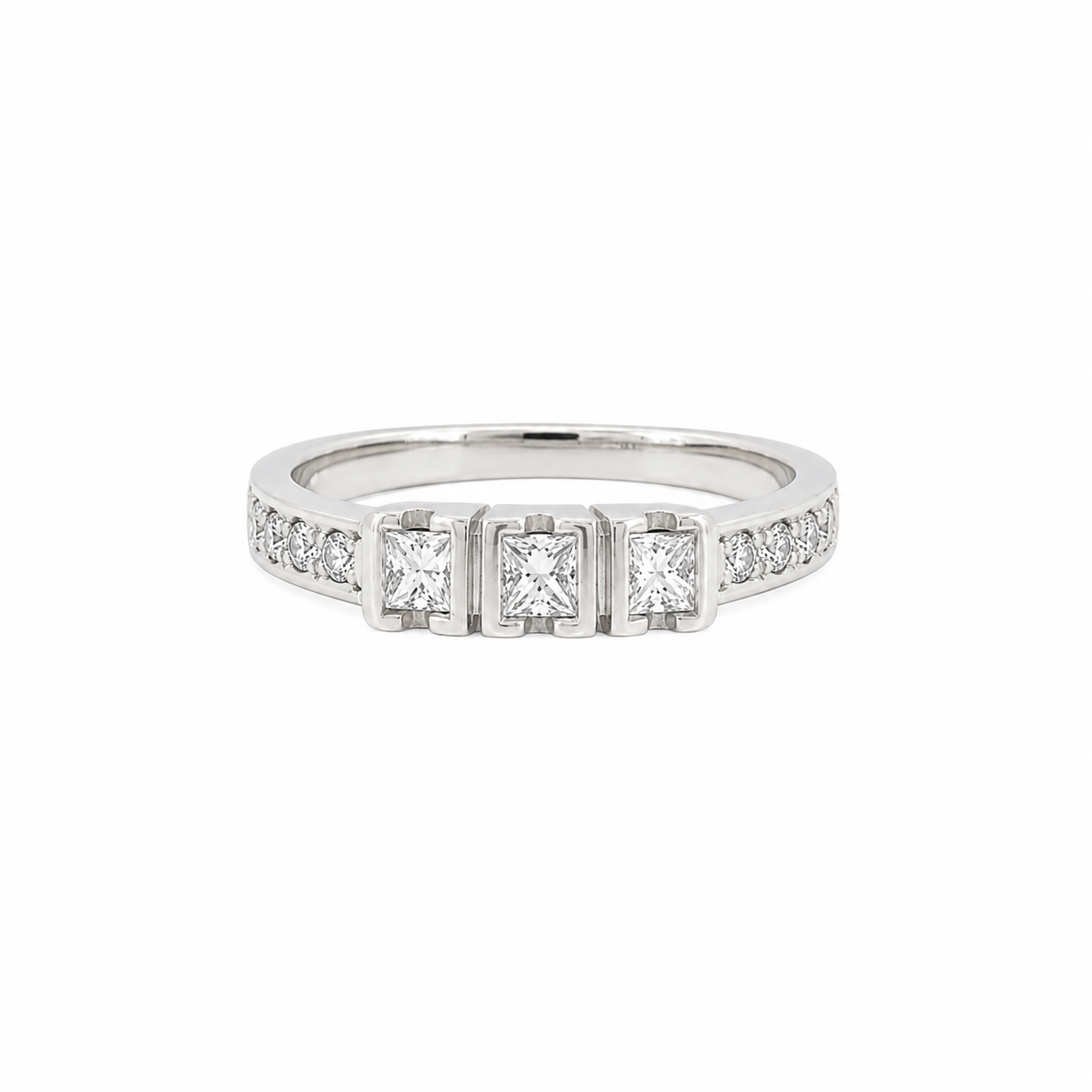 The Luminette Trio Ring