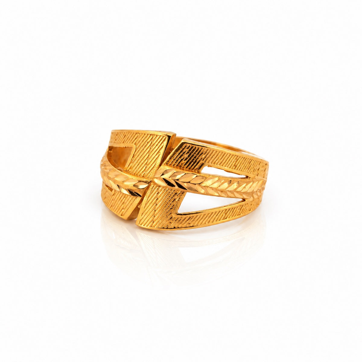 21k yellow gold Woven Leaf ring with diamond cut detailing